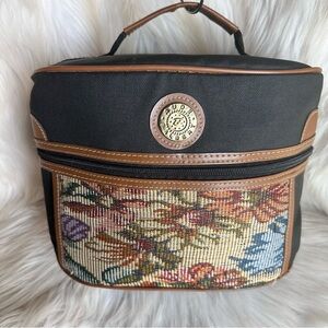 AUDE FALBERT BEAUTY/ TRAVEL/MAKEUP CASE